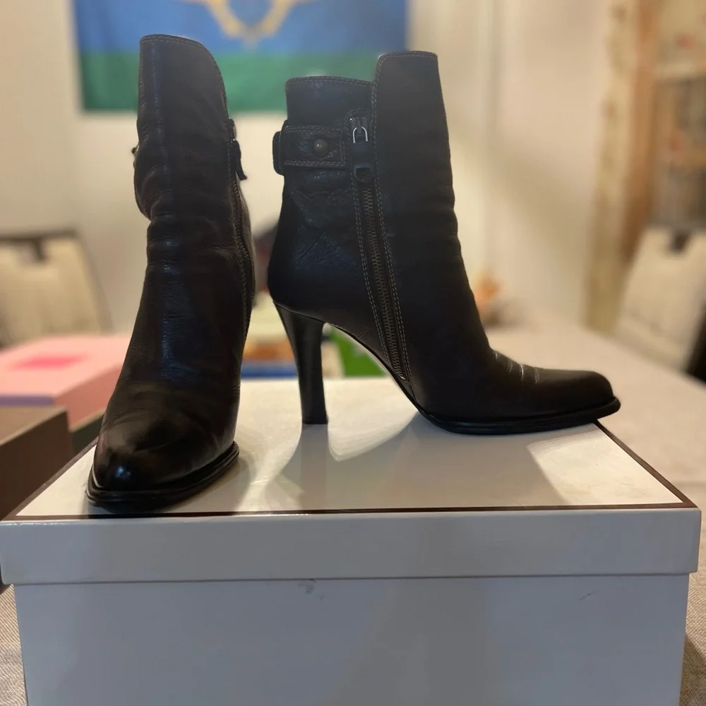Women's Brown Leather Ankle Boots with Side Zipper